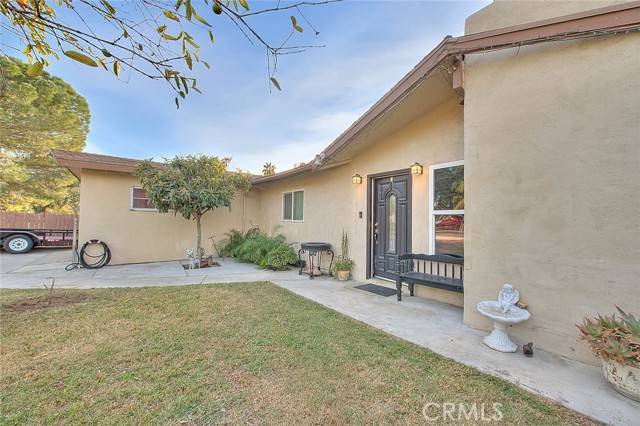 Fontana, CA 92335,9230 LIVE OAK