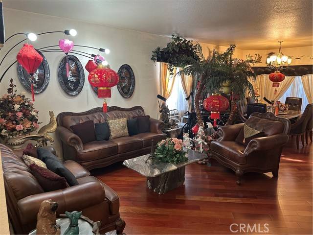 Rialto, CA 92376,930 N Forest Avenue