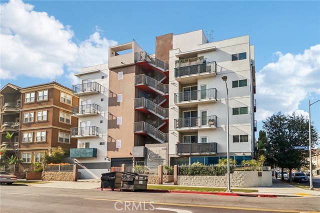 Los Angeles, CA 90006,903 S New Hampshire Avenue #303