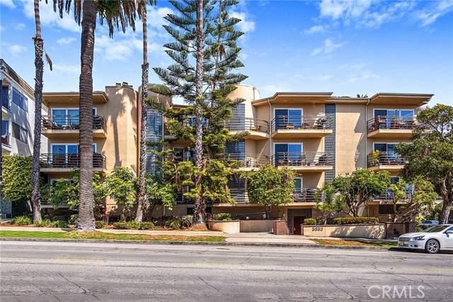 Long Beach, CA 90803,3833 E 2nd Street #203