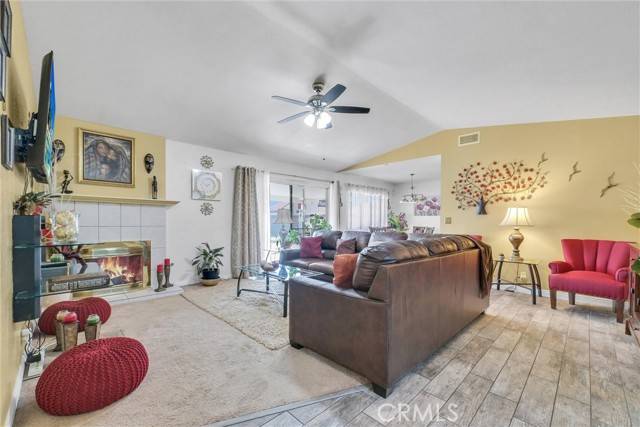 Rialto, CA 92316,719 W Hawthorne Street