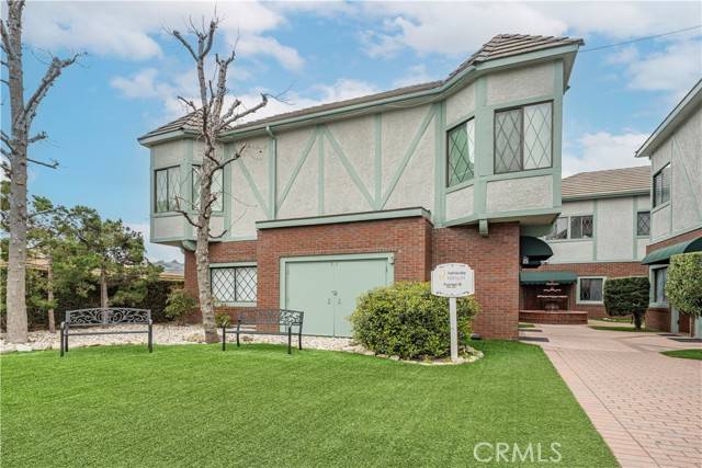 Glendora, CA 91740,315 E Route 66