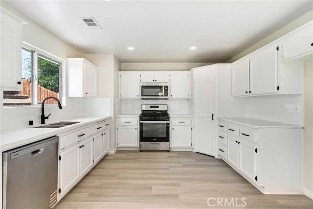 Victorville, CA 92392,12379 Southwind Street