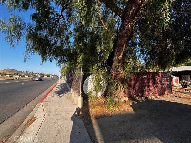 Jurupa Valley, CA 92509,9178 Limonite Avenue