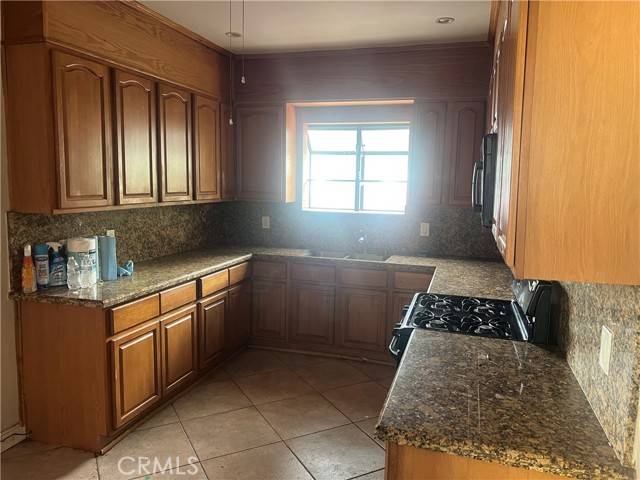Corona, CA 92882,424 W 7th Street