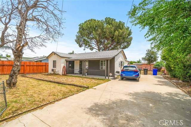 Fontana, CA 92335,15017 Hibiscus Avenue