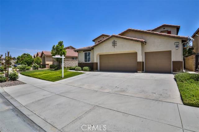 Jurupa Valley, CA 91752,6886 Cache Way