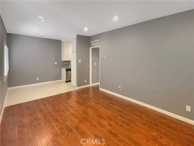 Sherman Oaks, CA 91411,14560 Clark Street #202