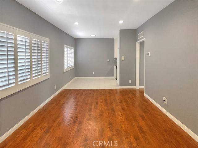 Sherman Oaks, CA 91411,14560 Clark Street #202