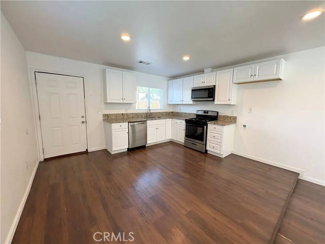 Ontario, CA 91764,711 E J Street