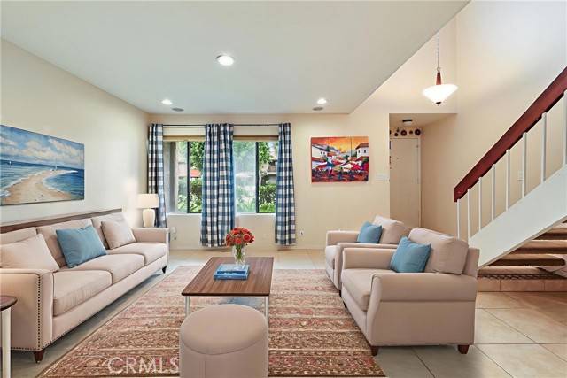 Covina, CA 91723,193 S Hollenbeck