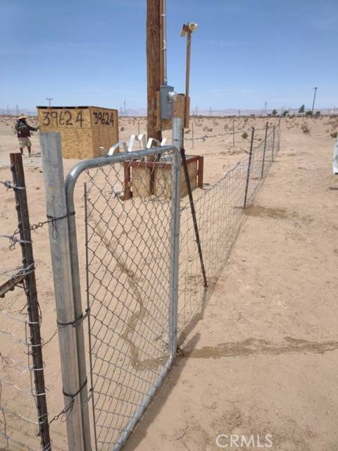 Newberry Springs, CA 92365,39624 Tami