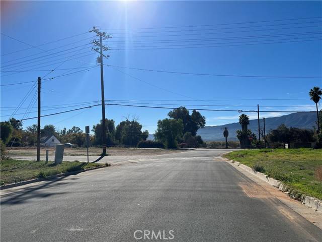 Lake Elsinore, CA 92530,0 LAKE