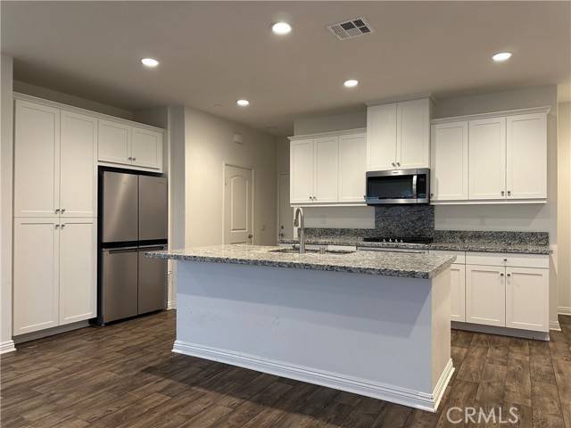 Fontana, CA 92336,7245 Crescendo Lane