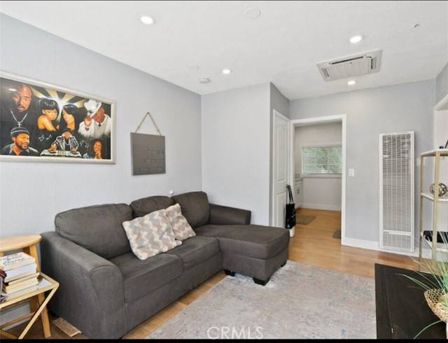 Los Angeles, CA 90044,9816 S Hoover Street