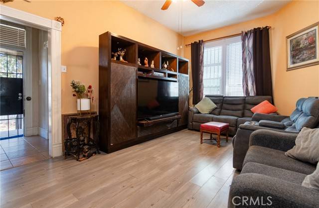 Los Angeles, CA 90003,126 E 95th Street