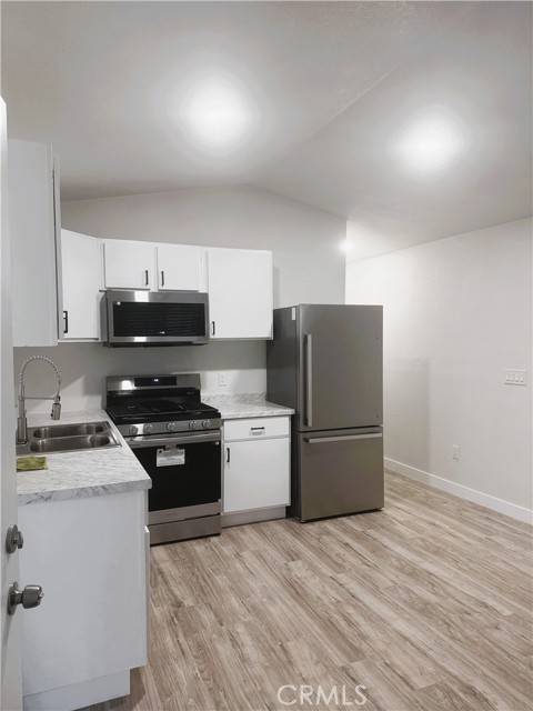 Monrovia, CA 91016,2548 Peck Road #4