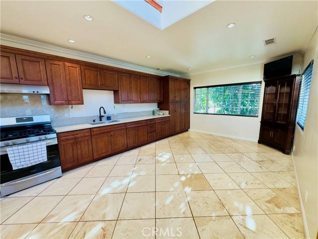 Hacienda Heights, CA 91745,14542 Los Robles Avenue