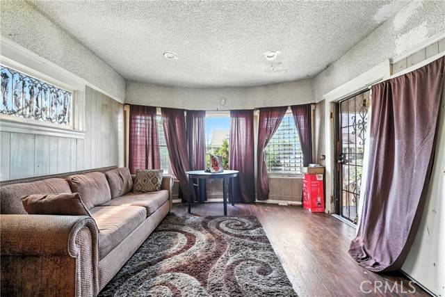 Los Angeles, CA 90011,1459 E 43rd Street