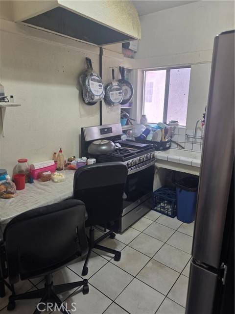 Los Angeles, CA 90037,134 W Vernon Avenue