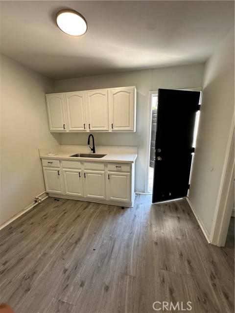 Compton, CA 90220,304 W Cedar Street #a