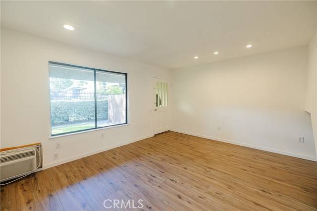 Santa Ana, CA 92705,2411 Deodar