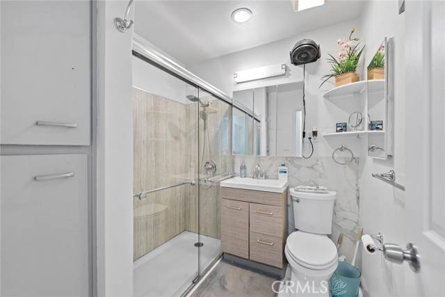 Long Beach, CA 90810,3325 Santa Fe #120