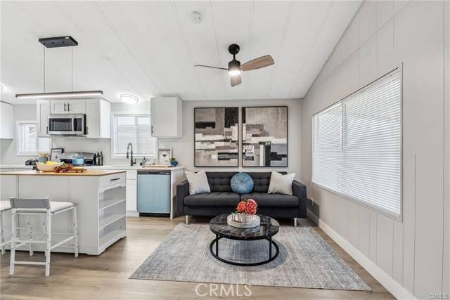 Fullerton, CA 92833,1850 W ORANGETHORPE AVE #25