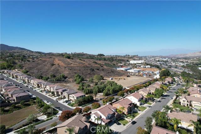 Corona, CA 92883,22355 Forest Boundary Road