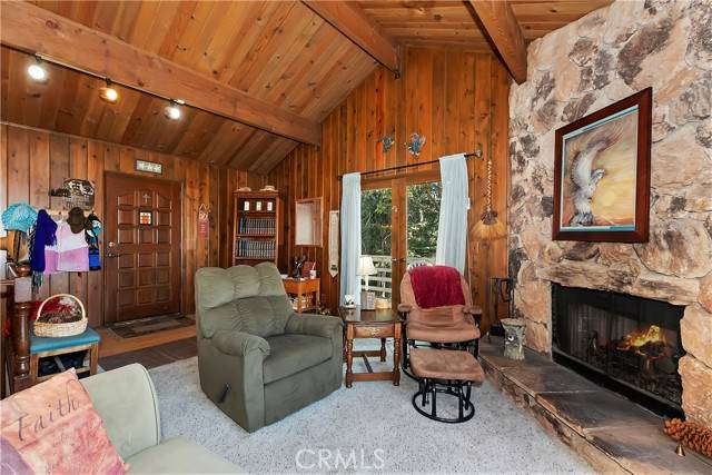 Lake Arrowhead, CA 92352,763 E Victoria Court