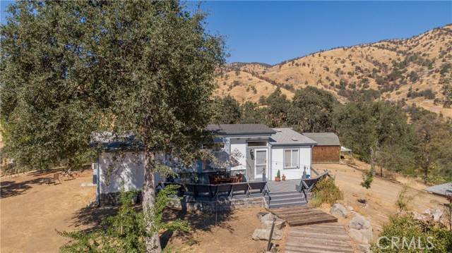 Squaw Valley, CA 93675,35487 Peck Lane