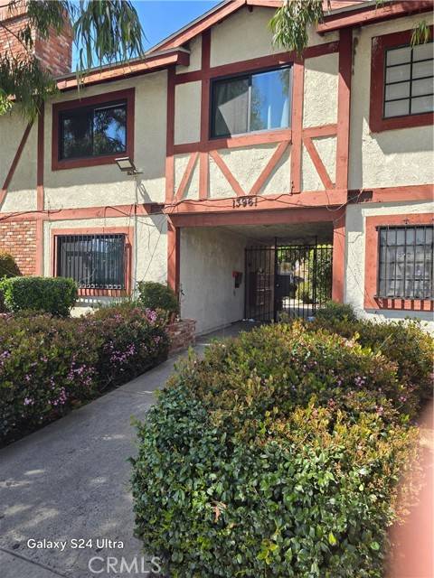 Arleta (los Angeles), CA 91331,13961 Osborne Street #108