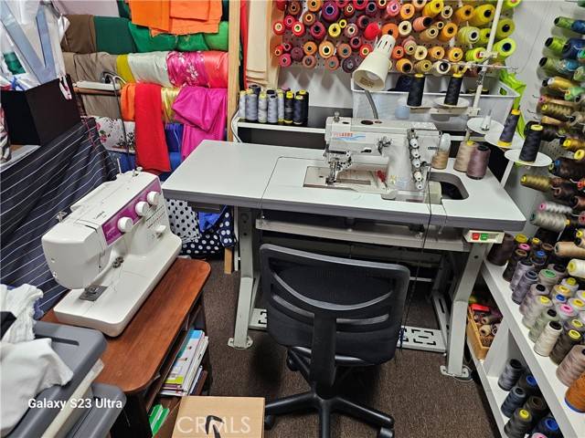 Sherman Oaks (los Angeles), CA 91423,Address not disclosed