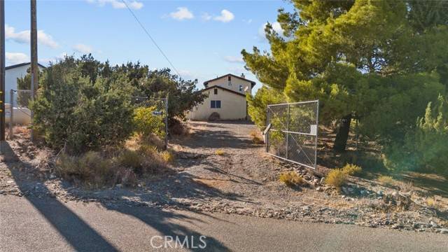 Pinon Hills, CA 92372,8676 Sky Line Drive