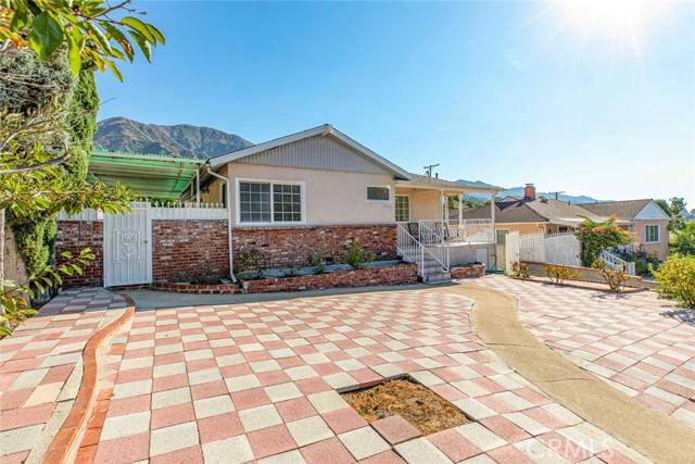 La Crescenta, CA 91214,3251 Brookhill Street