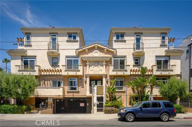 North Hollywood (los Angeles), CA 91601,11323 Huston Street #1
