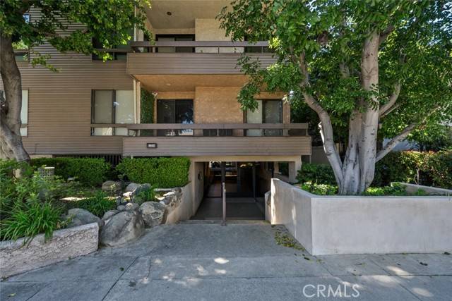 Sherman Oaks, CA 91423,4641 Fulton Avenue #303