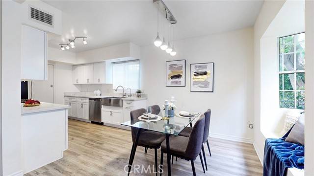 North Hollywood (los Angeles), CA 91606,11725 Lemay Street #1