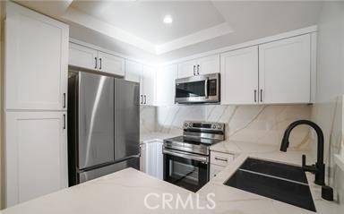 Woodland Hills (los Angeles), CA 91367,22100 Burbank Boulevard #233D