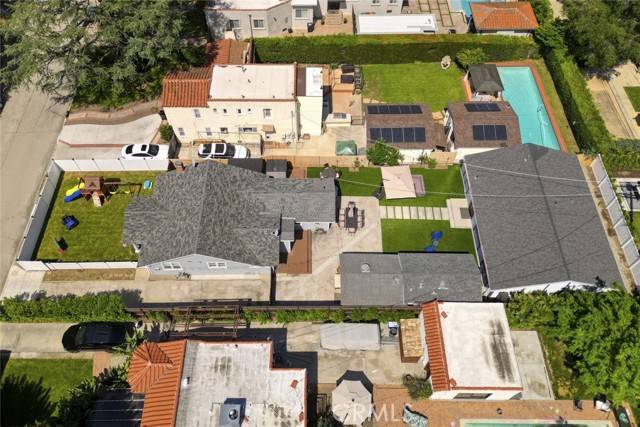 Toluca Lake (los Angeles), CA 91602,11101 Sarah Street