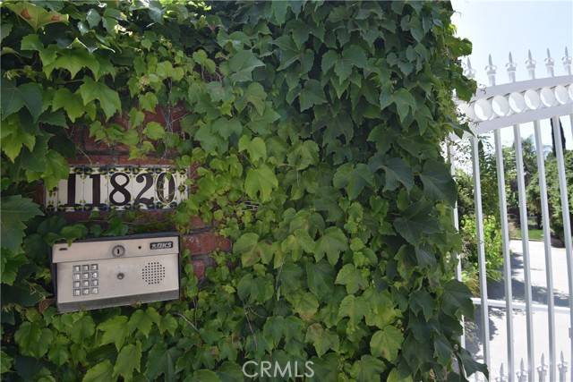 Granada Hills (los Angeles), CA 91344,11820 Shoshone Avenue