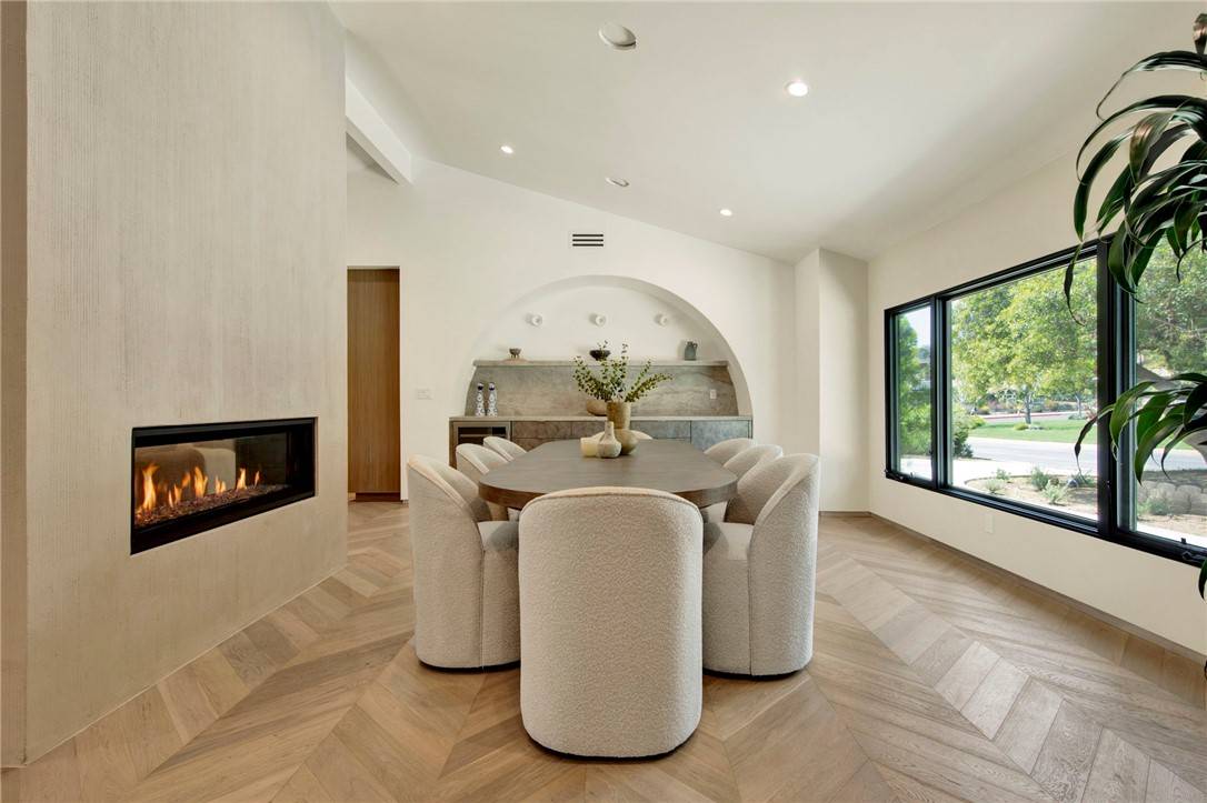 Sunland (los Angeles), CA 91040,10742 Walnut Drive