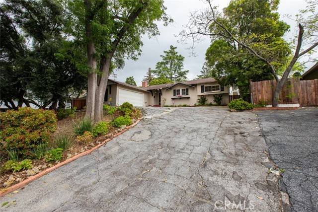 La Canada Flintridge, CA 91011,4526 La Granada Way