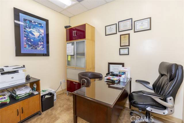 Van Nuys (los Angeles), CA 91405,6624 Van Nuys Boulevard