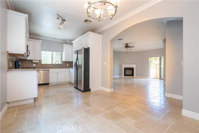 North Hollywood (los Angeles), CA 91601,11253 Peach Grove Street #106