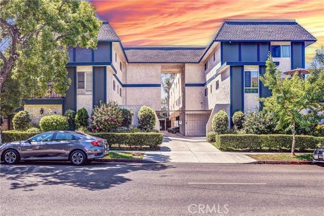 Glendale, CA 91203,408 Burchett Street #5