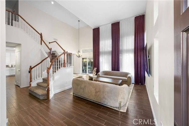 Valencia (santa Clarita), CA 91354,27503 Wellsley Way