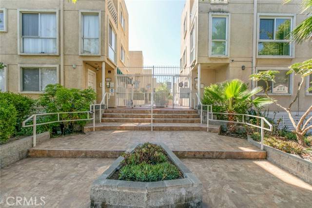 Glendale, CA 91204,116 W Maple #32