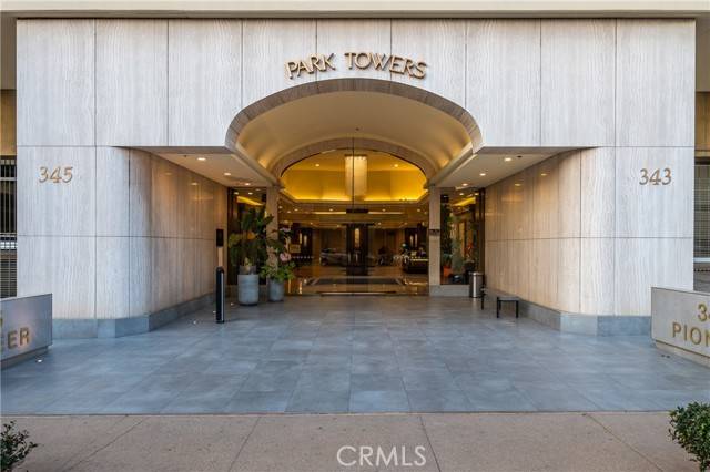 Glendale, CA 91203,345 Pioneer Drive #802