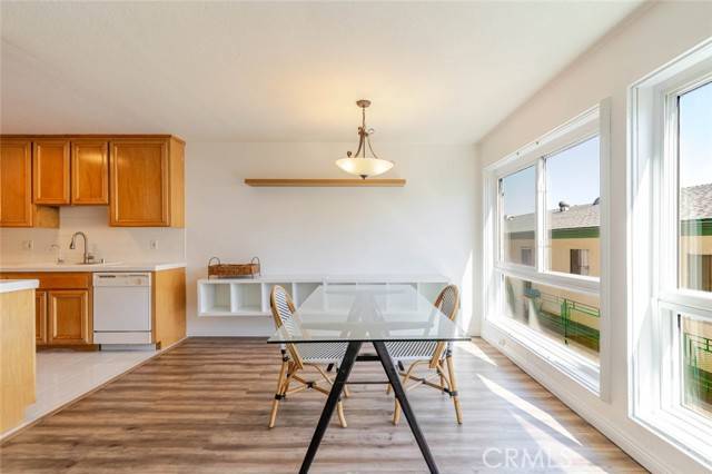 Sherman Oaks, CA 91423,13543 Moorpark Street #7